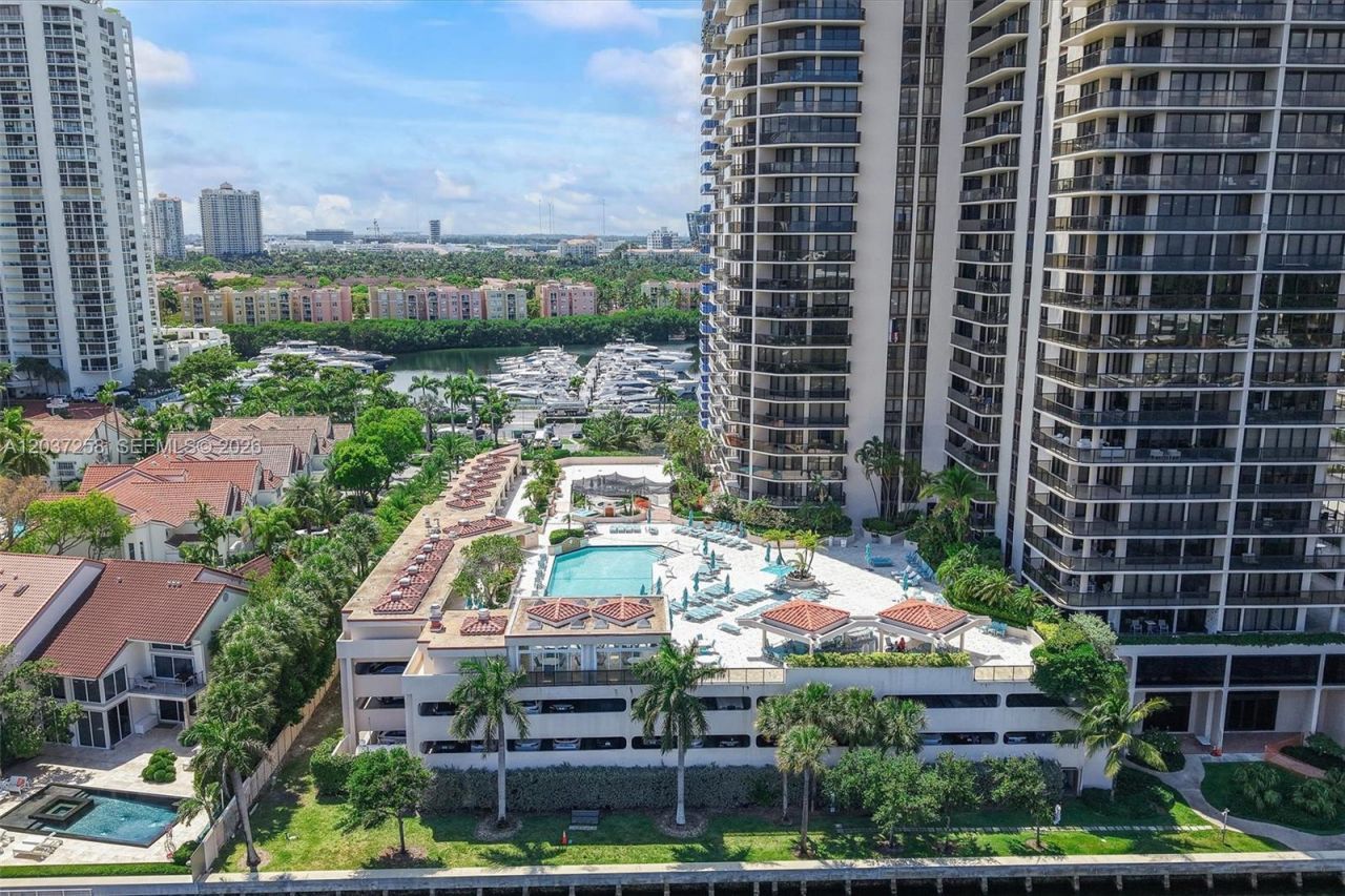 19667 Turnberry Way , Unit 7B, Aventura, FL 33180 Photo