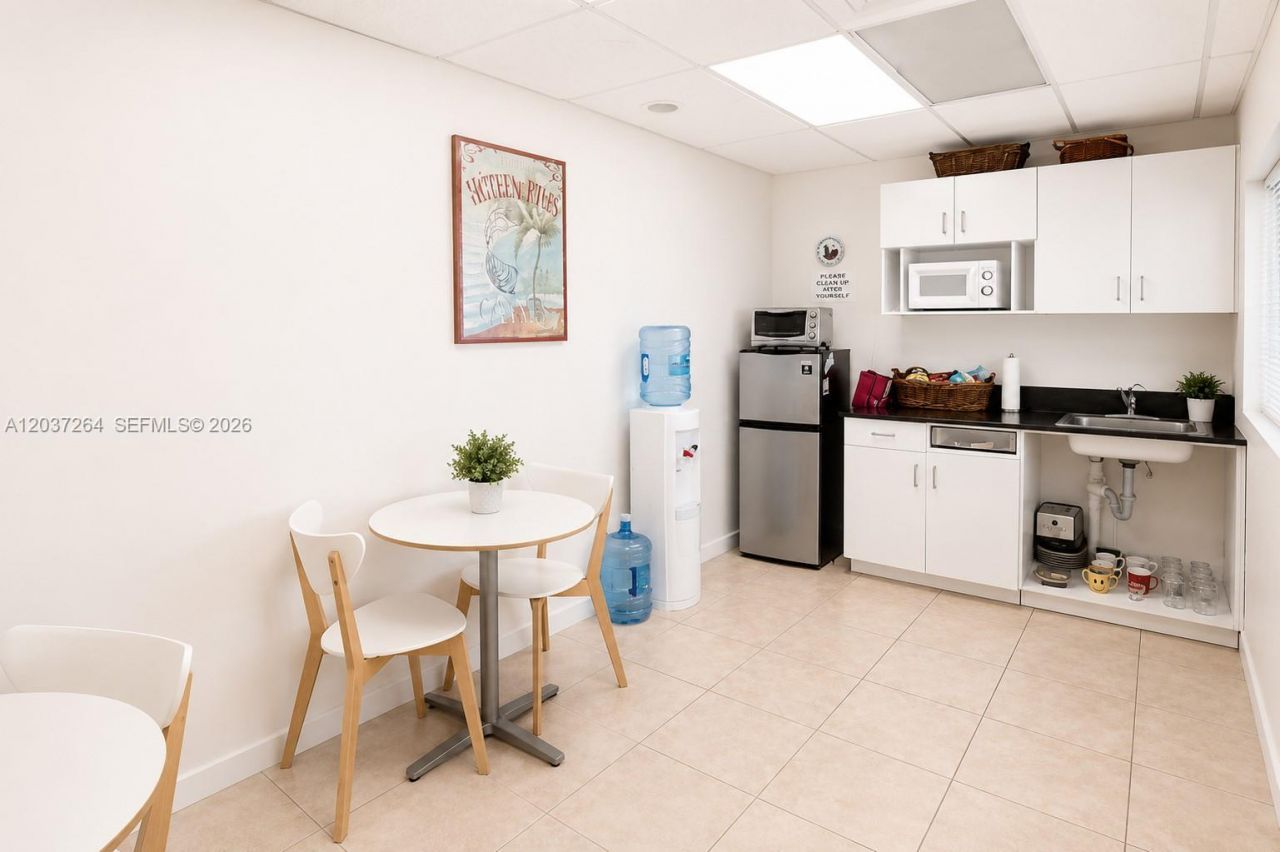 6405 NW 36th St , Virginia Gardens, FL 33166 Photo