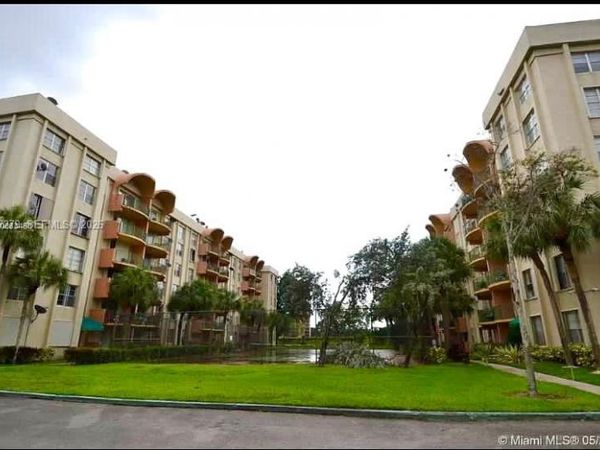 9360 Fontainebleau Blvd , Unit 309, Miami, FL 33172