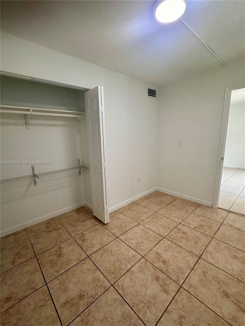 9360 Fontainebleau Blvd , Unit 309, Miami, FL 33172 Photo