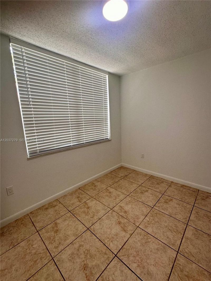 9360 Fontainebleau Blvd , Unit 309, Miami, FL 33172 Photo