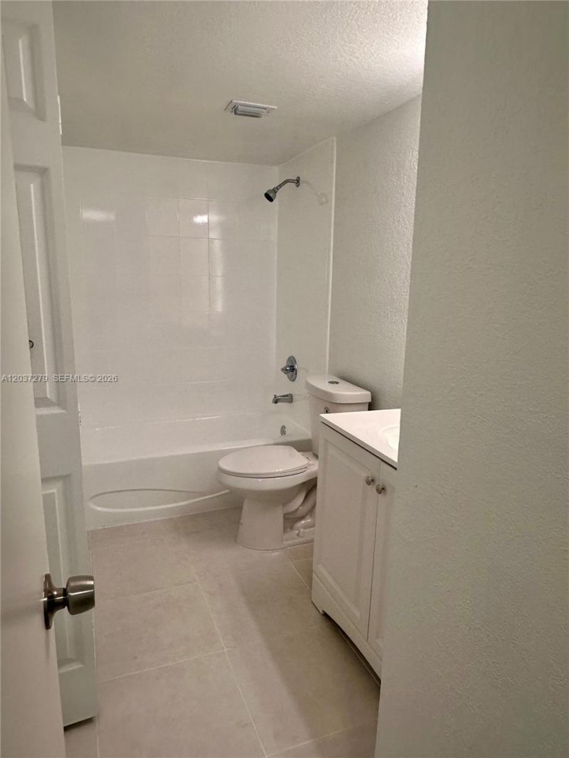 9360 Fontainebleau Blvd , Unit 309, Miami, FL 33172 Photo