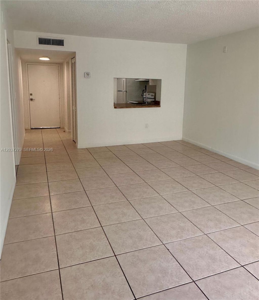 9360 Fontainebleau Blvd , Unit 309, Miami, FL 33172 Photo