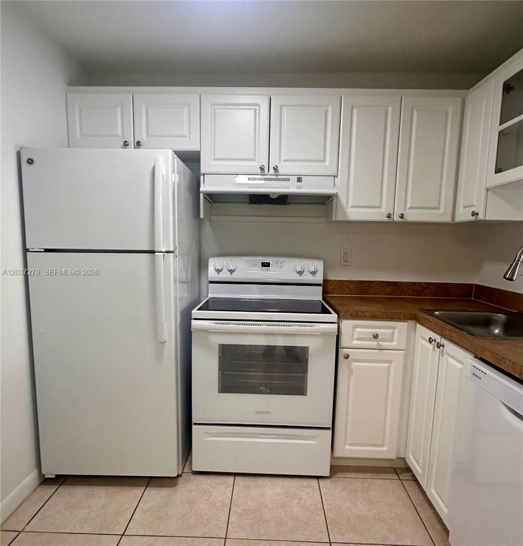 9360 Fontainebleau Blvd , Unit 309, Miami, FL 33172 Photo