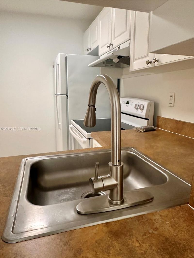 9360 Fontainebleau Blvd , Unit 309, Miami, FL 33172 Photo