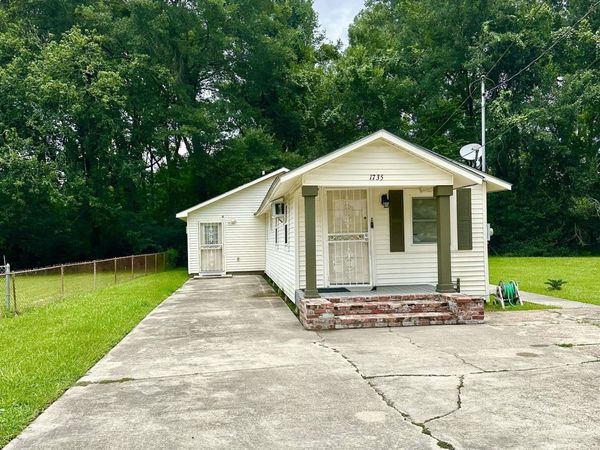 1735 Stanocola Dr, Baton Rouge, LA 70807