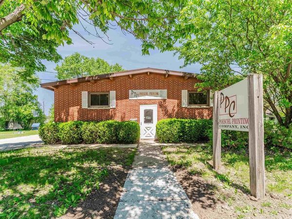 526 W 11TH AVENUE, Oshkosh, WI 54902