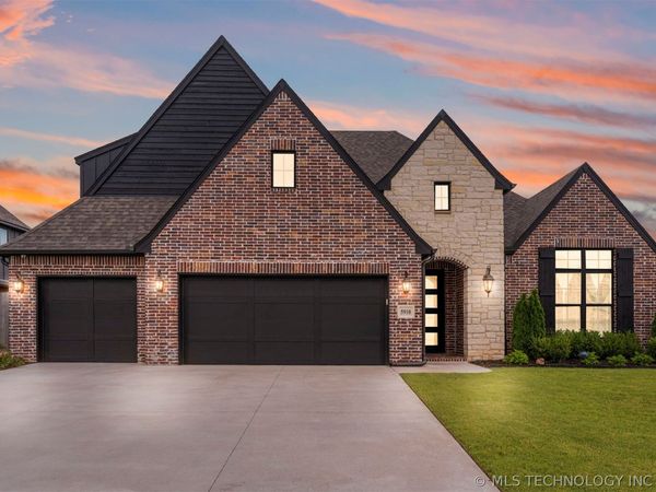 5910 E 127th Place S, Tulsa, OK 74008