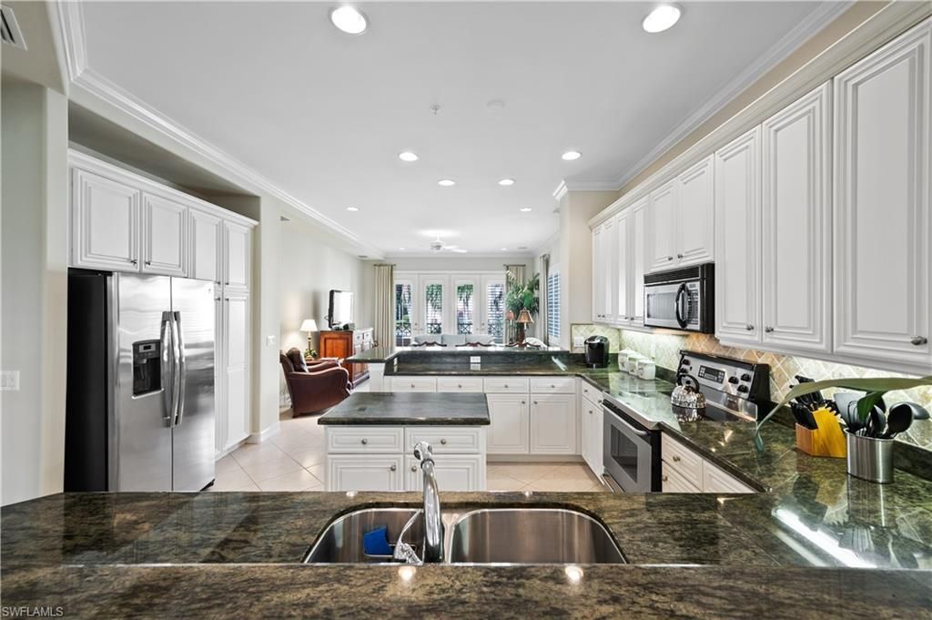2658 Bolero Dr, Unit 9-2, Naples, FL 34109 Photo