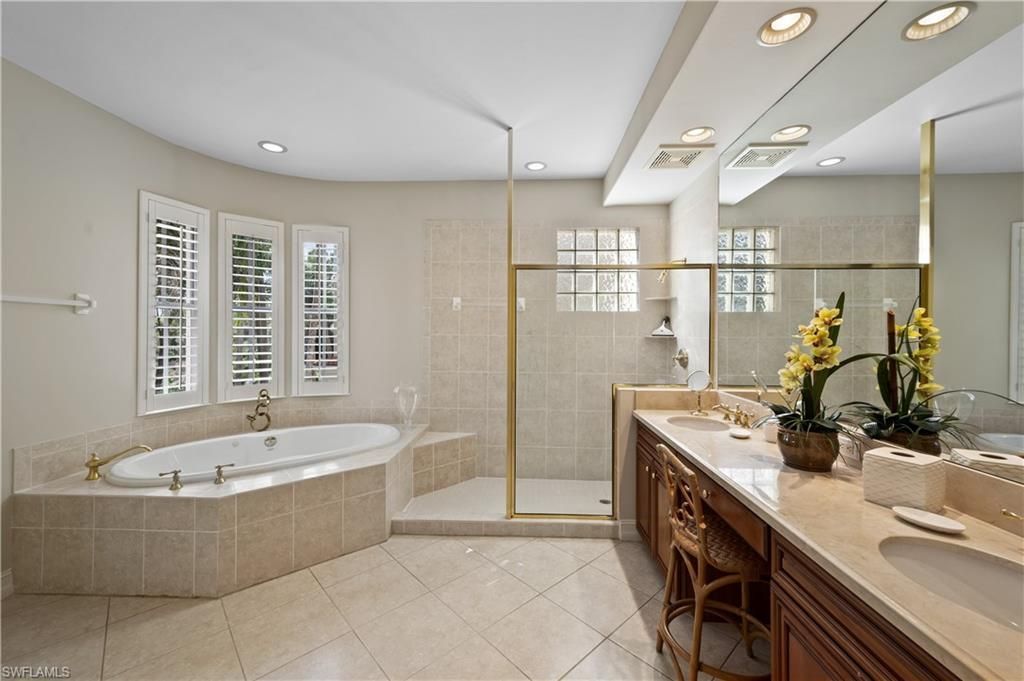 2658 Bolero Dr, Unit 9-2, Naples, FL 34109 Photo