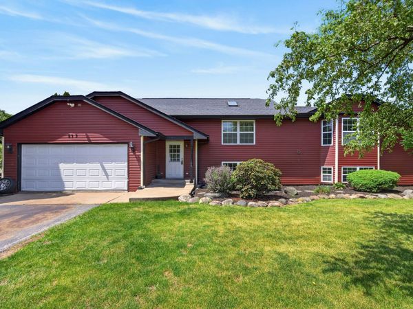 513 Pembroke Road SW, Poplar Grove, IL 61065
