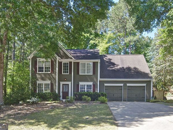 8004 Huntcliff Road, Woodstock, GA 30189