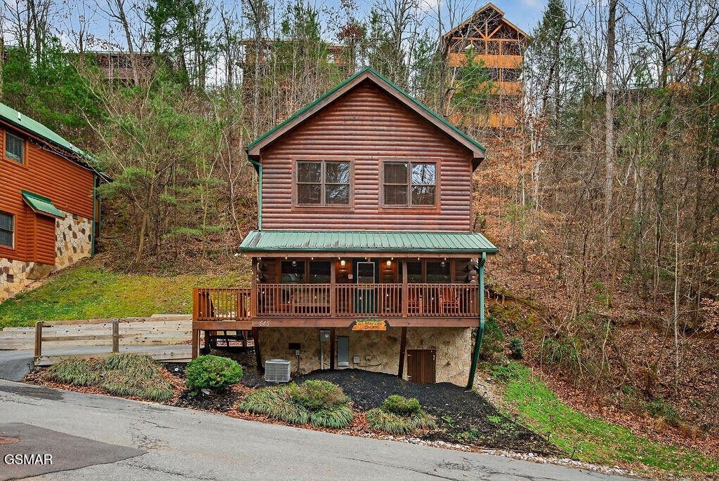645 Chickasaw Gap Way , Pigeon Forge, TN 37863 Main Photo