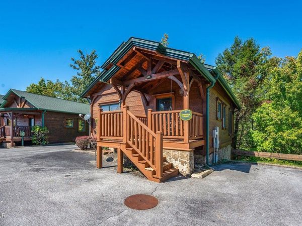 834 Great Smoky Way , Gatlinburg, TN 37738