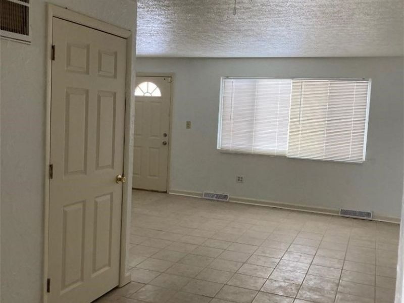 4871 Banbury Court , Unit 15, Warrensville Heights, OH 44128 Photo 5