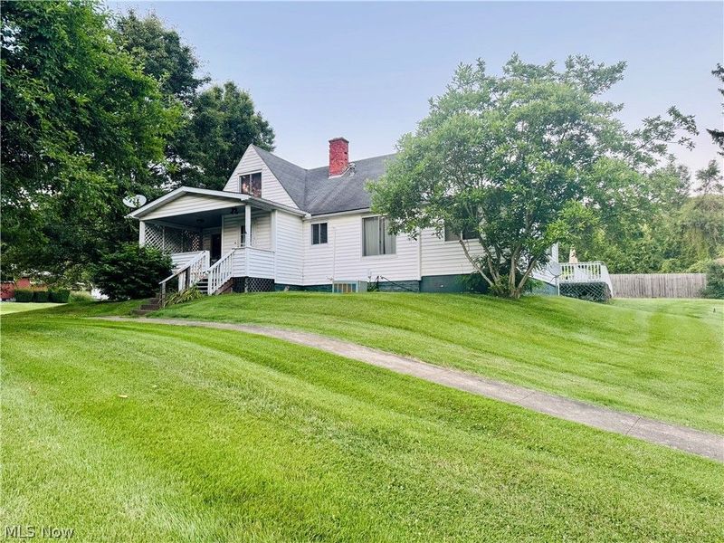 956 Braun Road, Belpre, OH 45714 Photo 2