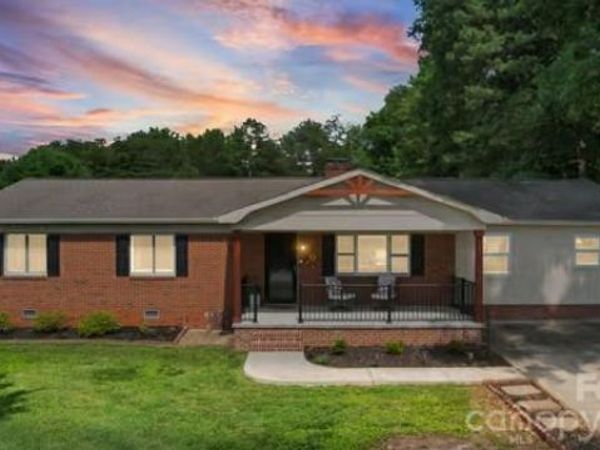 138 Shumaker Drive , Statesville, NC 28625