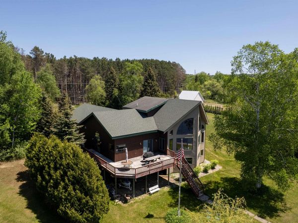 345 Twin Pines Drive N, Lake Leelanau, MI 49653
