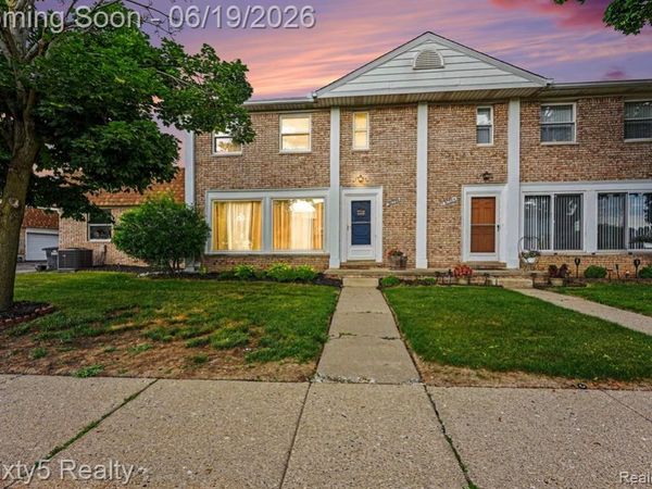 37592 Garden Court, Westland, MI 48185