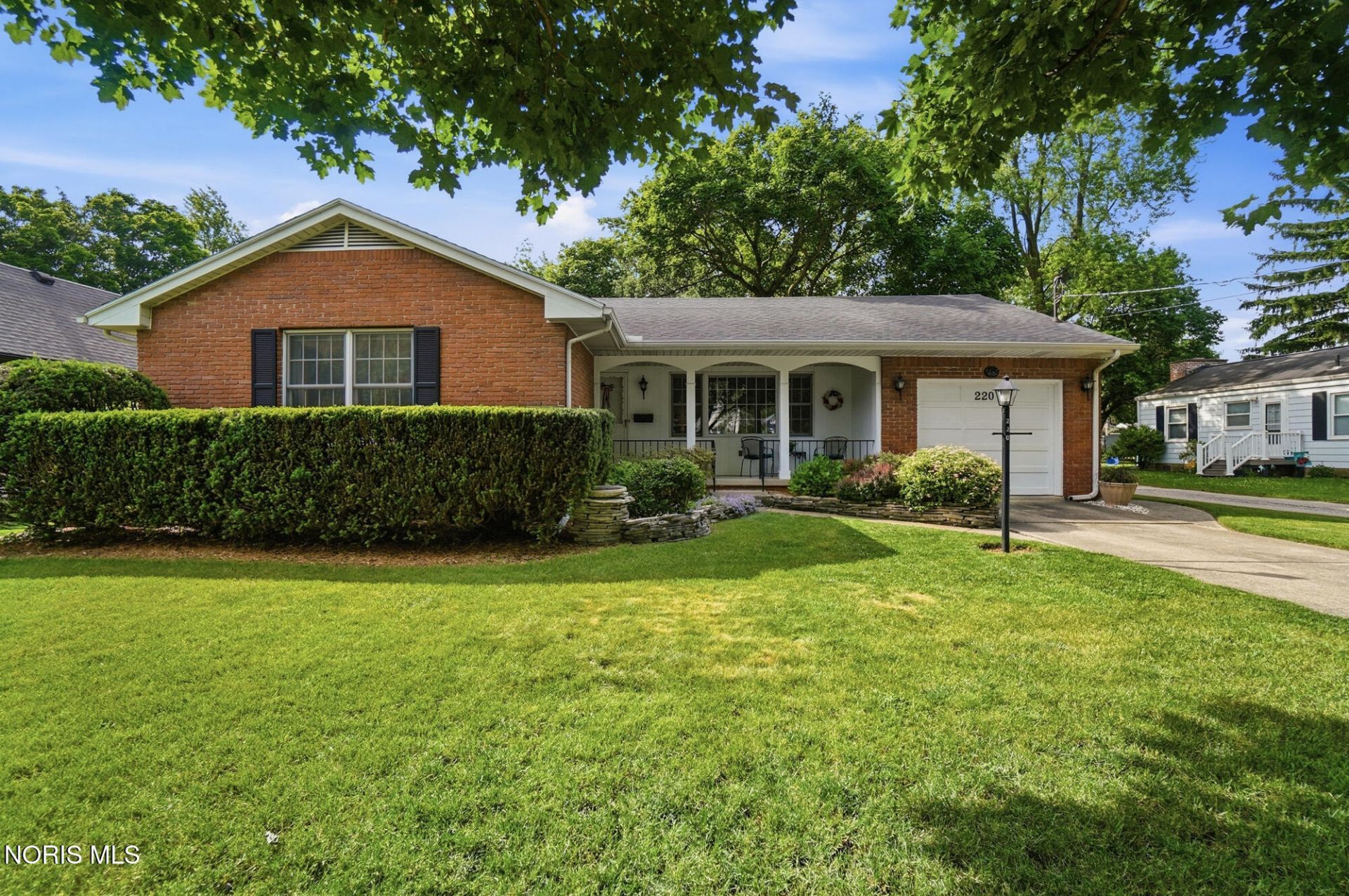 220 W 5th Street, Perrysburg, OH 43551 Main Photo