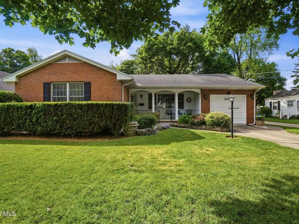 220 W 5th Street , Perrysburg, OH 43551