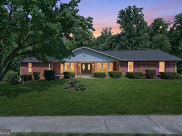 3617 CIMMERON ROAD , YORK, PA 17402