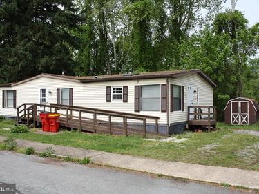 1 LARKEN LANE, MOUNT HOLLY SPRINGS, PA 17065
