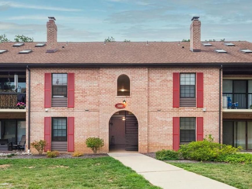 510 Washington Place, Unit 10, Chesterbrook, PA 19087 Main Photo