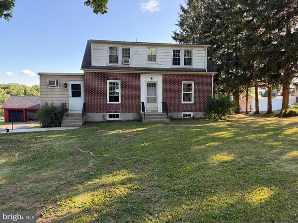1015 CHESTNUT STREET , LEESPORT, PA 19533