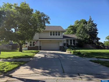 6111 Tennyson Circle, Lincoln, NE 68516