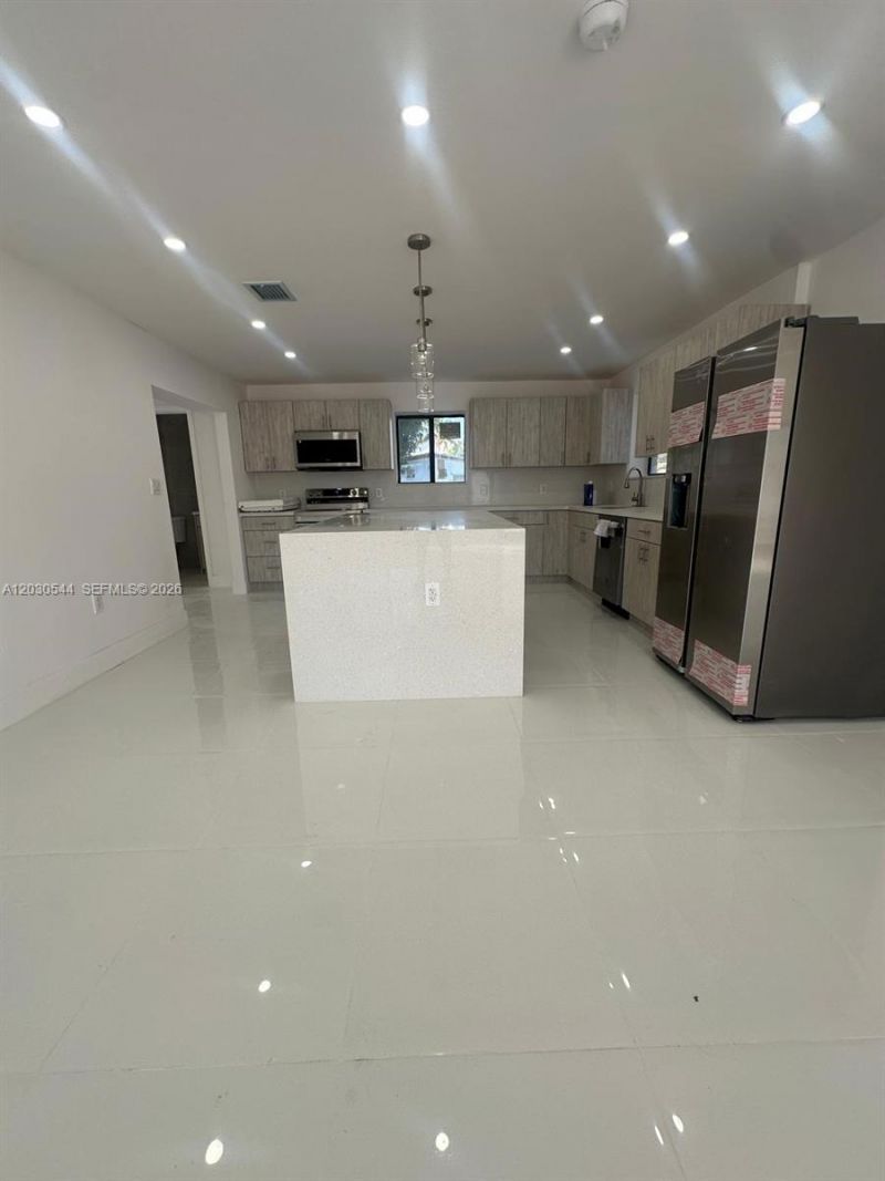 2041 NW 190th Ter, Miami Gardens, FL 33056 Photo