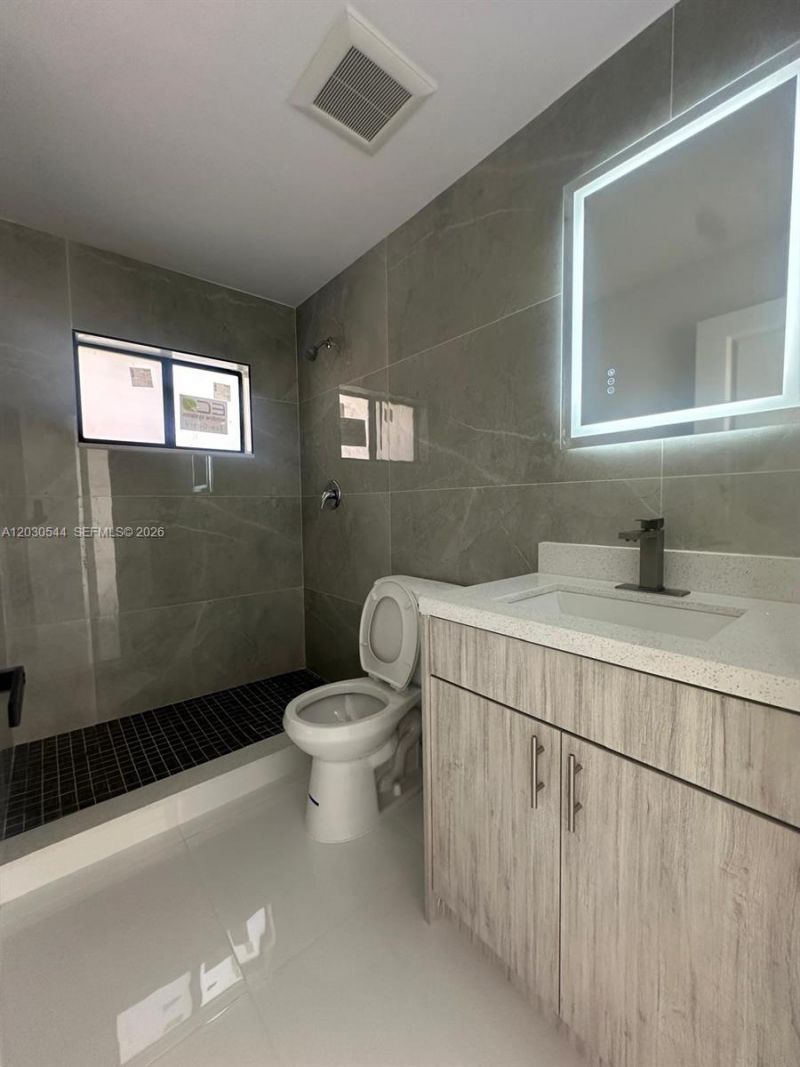 2041 NW 190th Ter, Miami Gardens, FL 33056 Photo