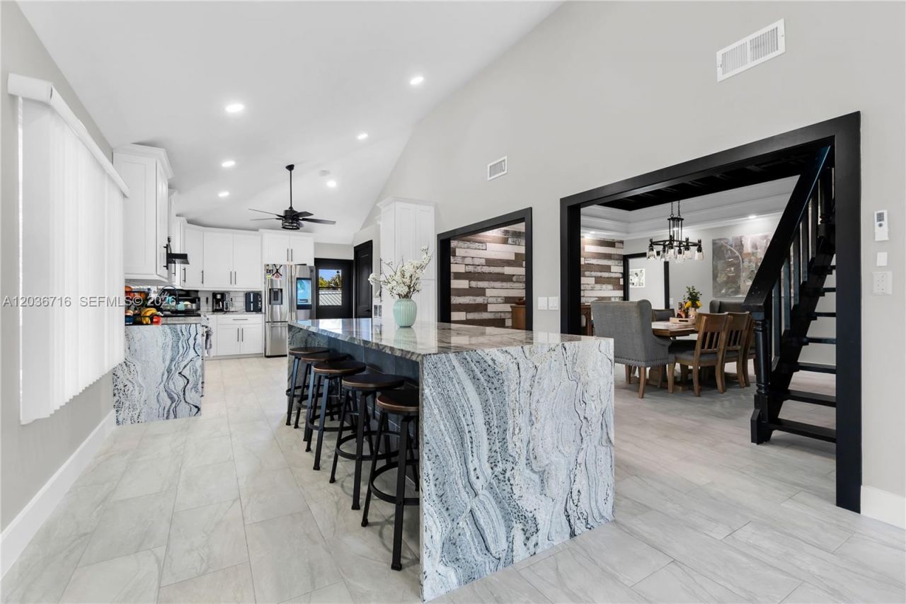 5049 Cleveland Rd , Delray Beach, FL 33484 Photo