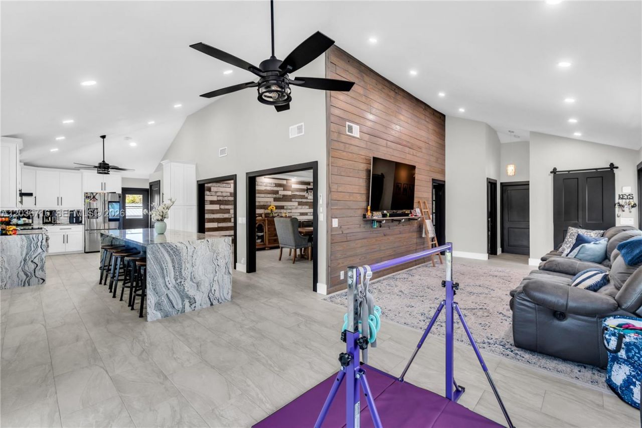 5049 Cleveland Rd , Delray Beach, FL 33484 Photo