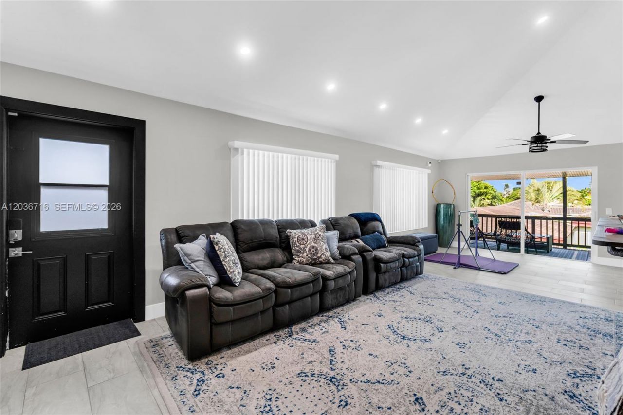 5049 Cleveland Rd , Delray Beach, FL 33484 Photo