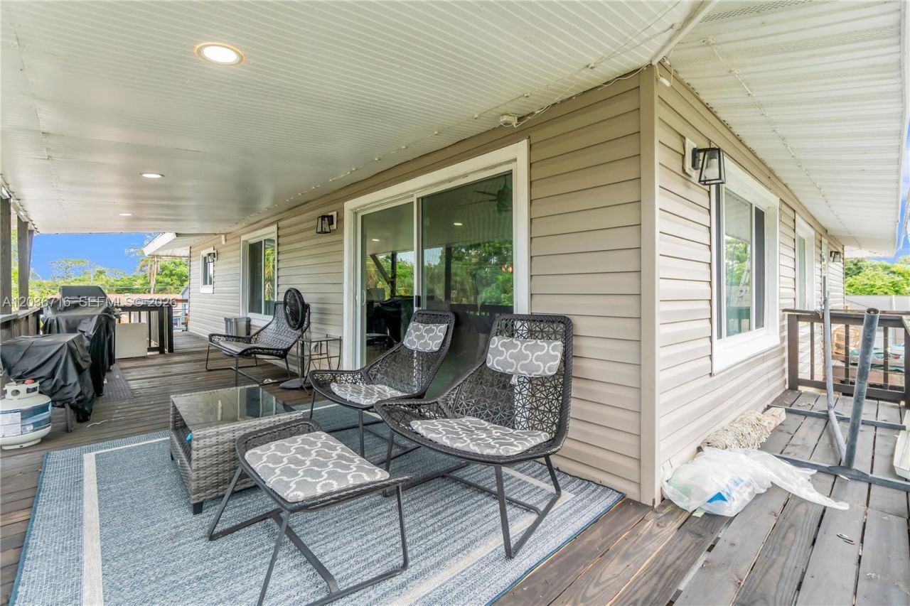 5049 Cleveland Rd , Delray Beach, FL 33484 Photo