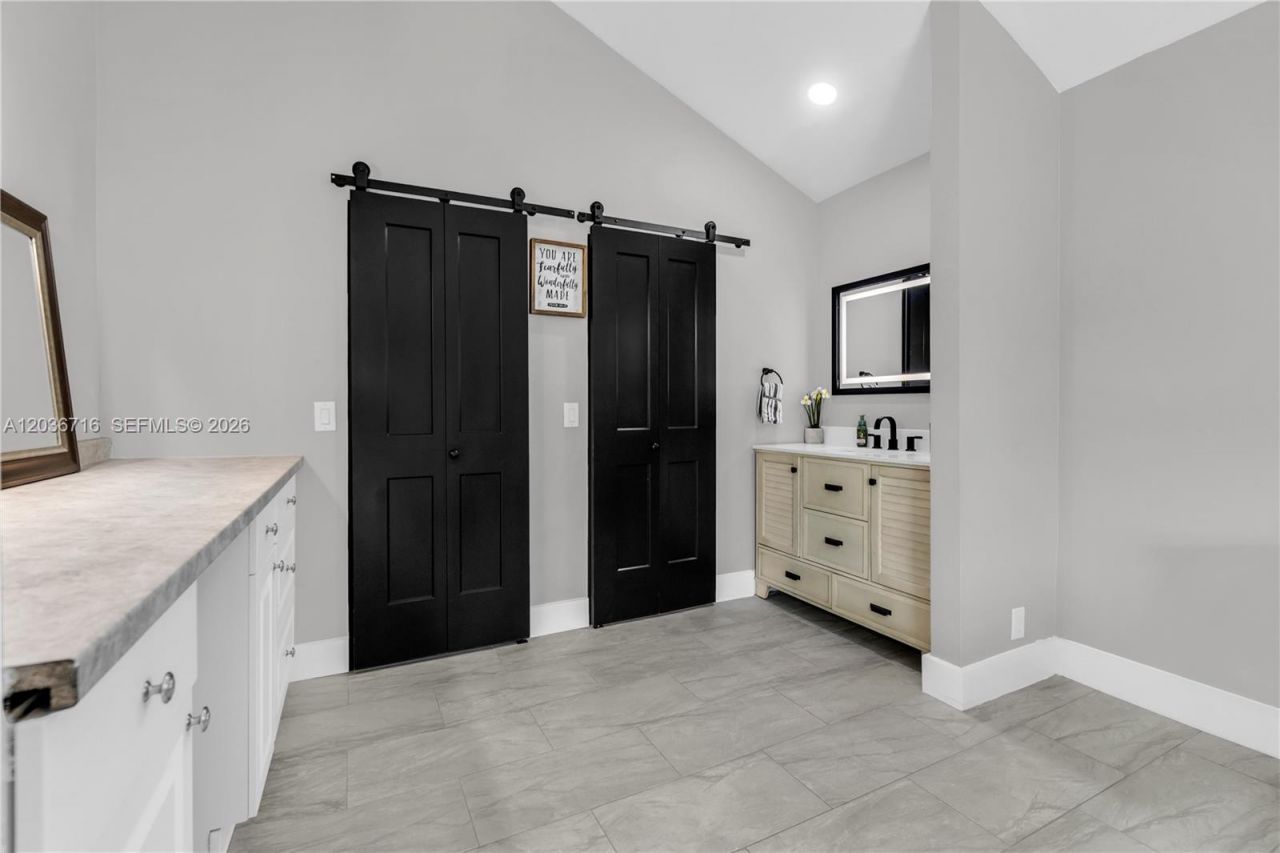 5049 Cleveland Rd , Delray Beach, FL 33484 Photo