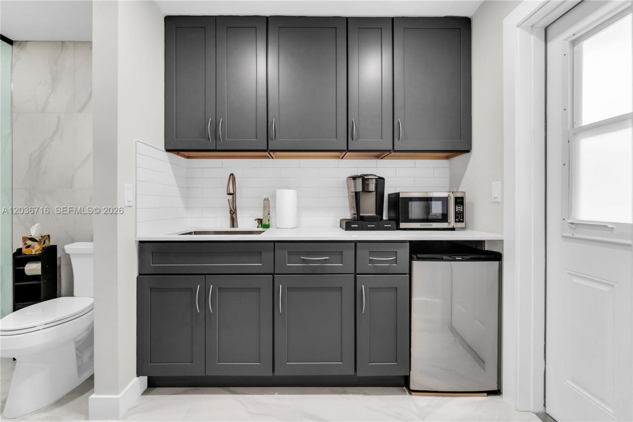 5049 Cleveland Rd , Delray Beach, FL 33484 Photo