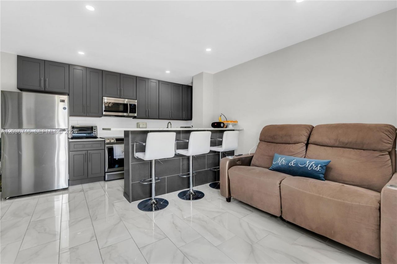 5049 Cleveland Rd , Delray Beach, FL 33484 Photo