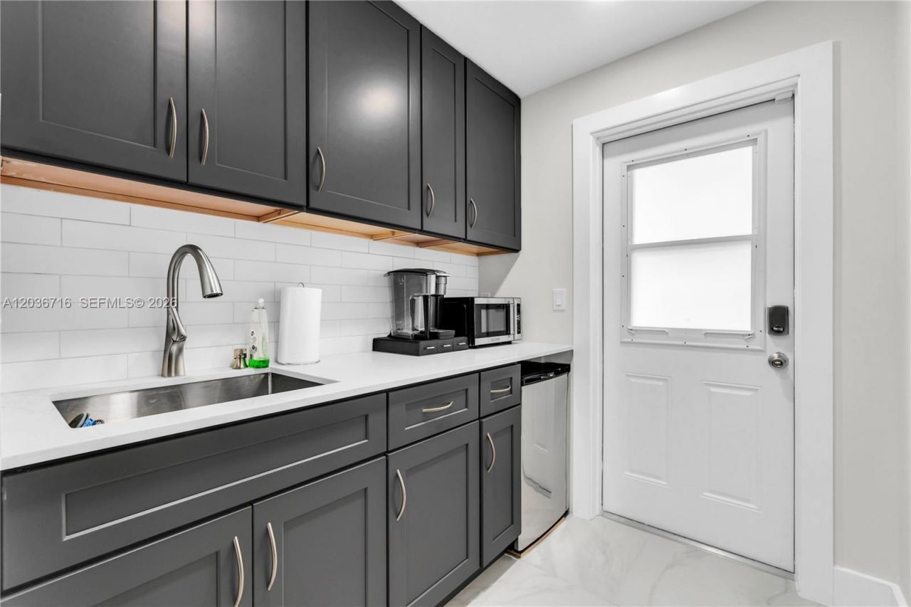 5049 Cleveland Rd , Delray Beach, FL 33484 Photo