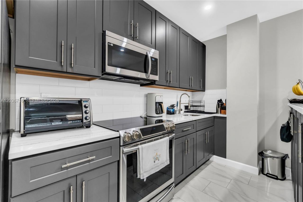 5049 Cleveland Rd , Delray Beach, FL 33484 Photo