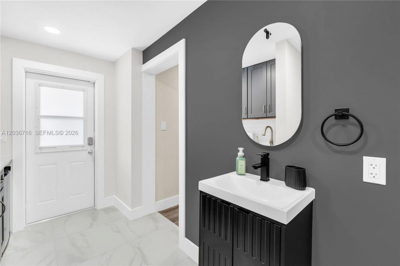 5049 Cleveland Rd , Delray Beach, FL 33484 Photo