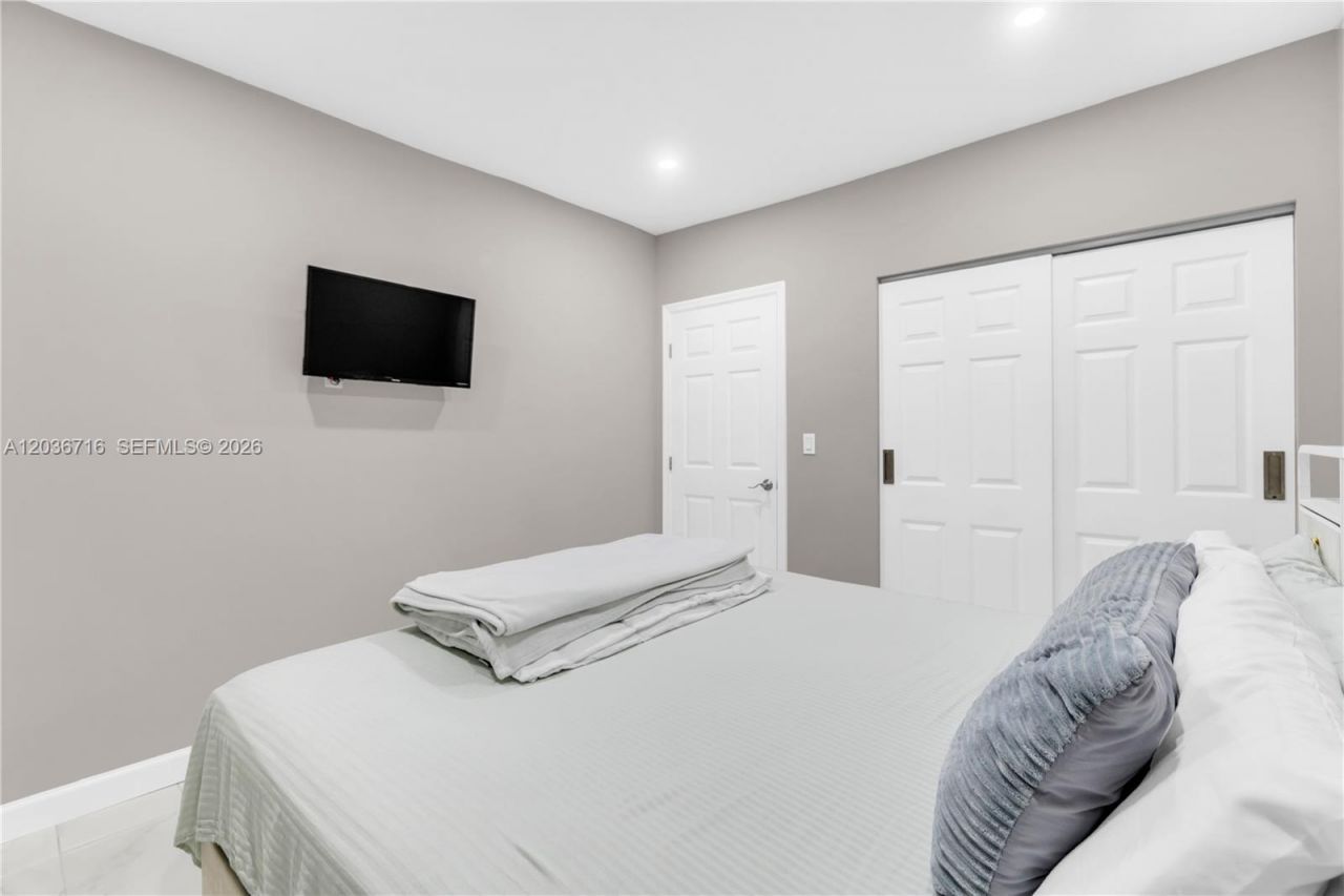 5049 Cleveland Rd , Delray Beach, FL 33484 Photo