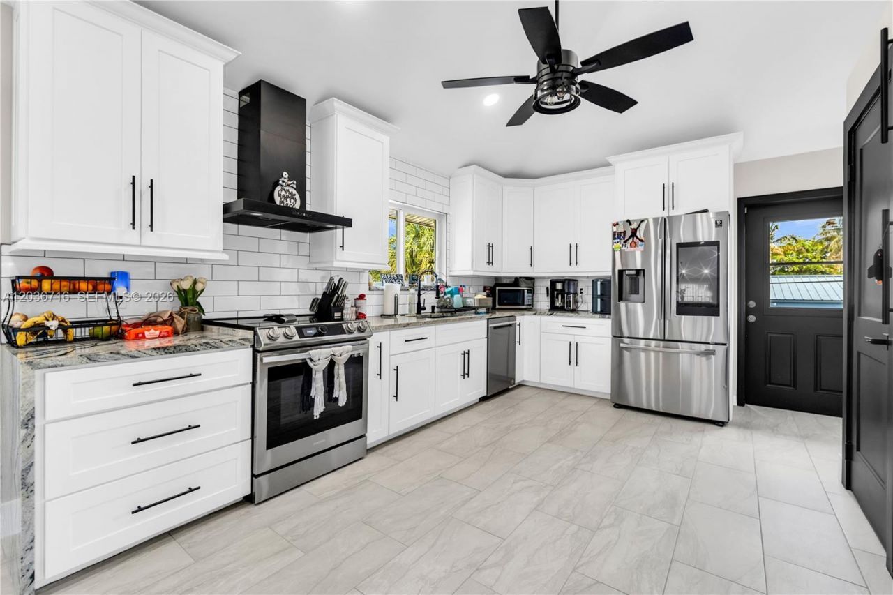 5049 Cleveland Rd , Delray Beach, FL 33484 Photo