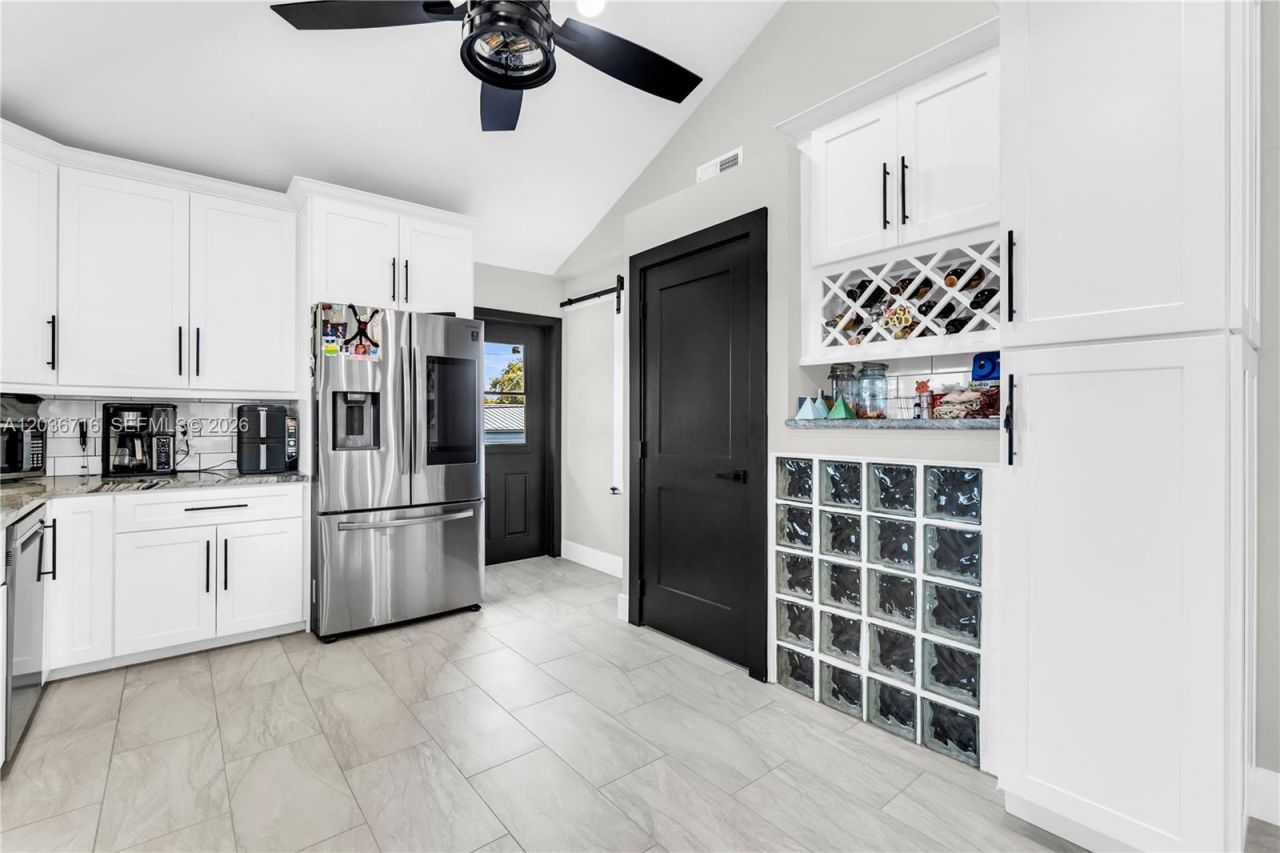 5049 Cleveland Rd , Delray Beach, FL 33484 Photo
