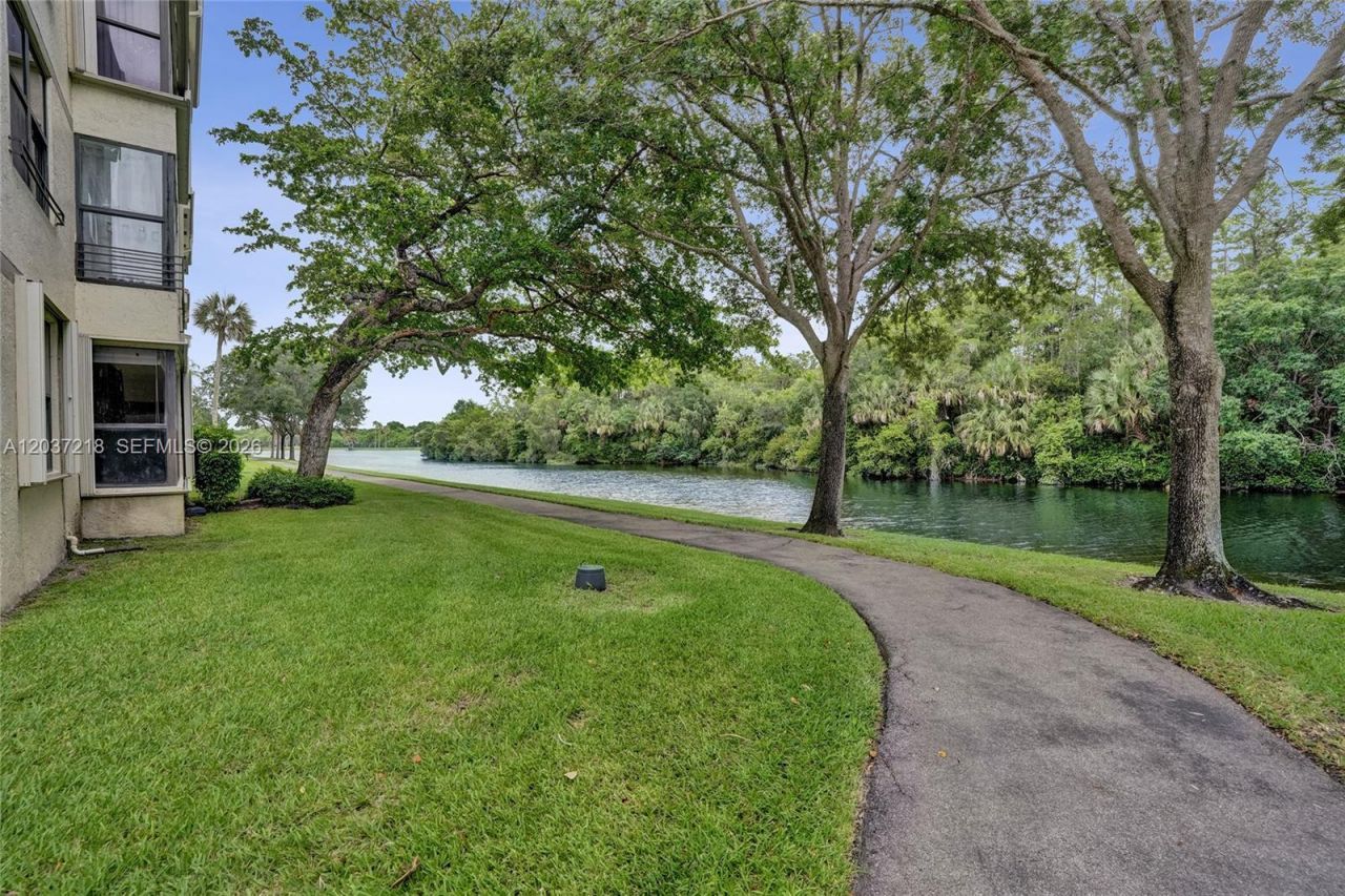 2908 S Carambola Cir S, Unit 106, Coconut Creek, FL 33066 Photo