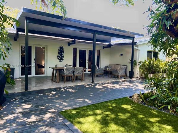 424 NE 28th Dr, Wilton Manors, FL 33334