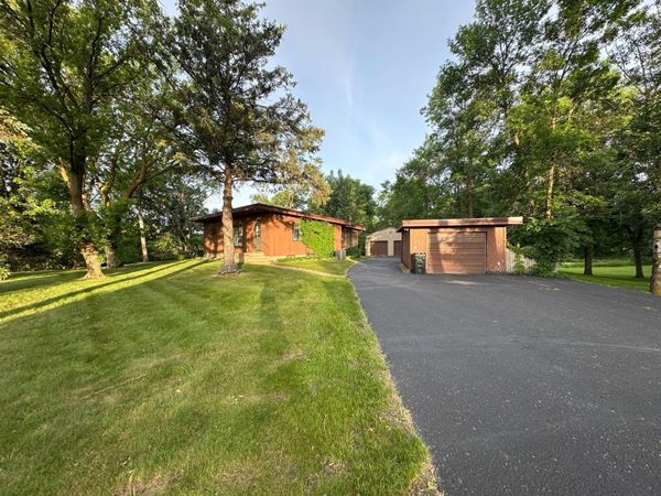 1402 N Mckay Avenue NE, Alexandria, MN 56308