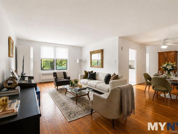 488 Ocean Parkway, Unit 3B, Brooklyn, NY 11218