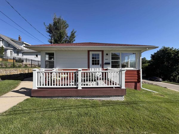 1205 Park Street, Dubuque, IA 52001
